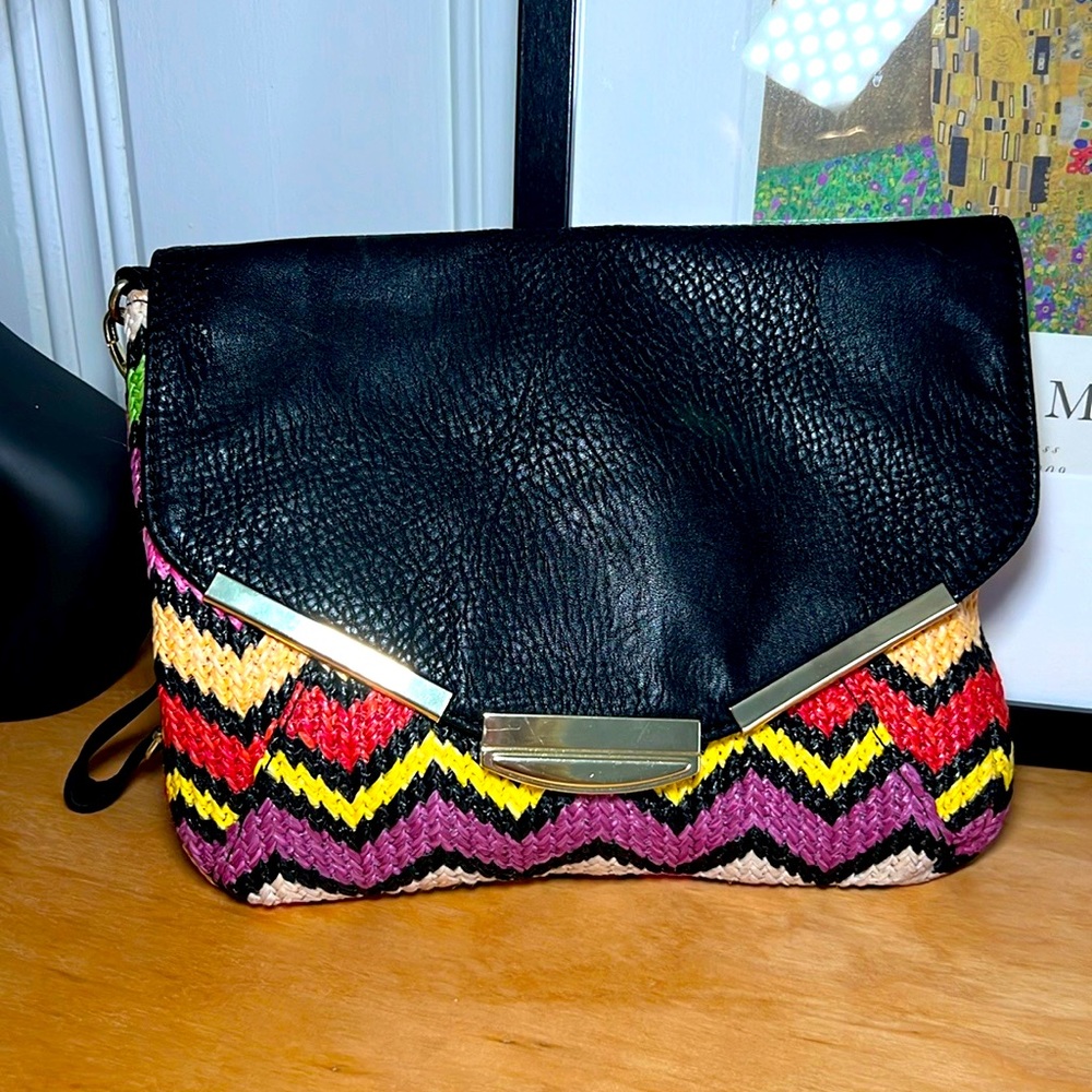 Olivia & Joy Clutch
